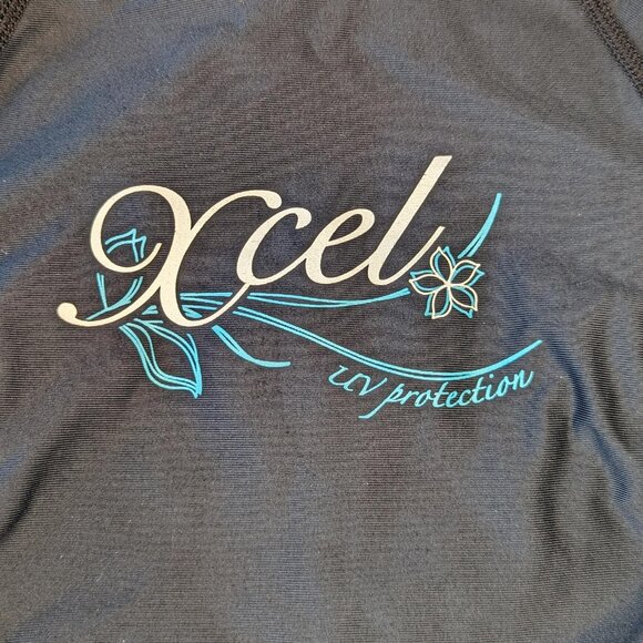 Xcel Women's Rash Guard and UV Protection Swim Top - Picture 3 of 6